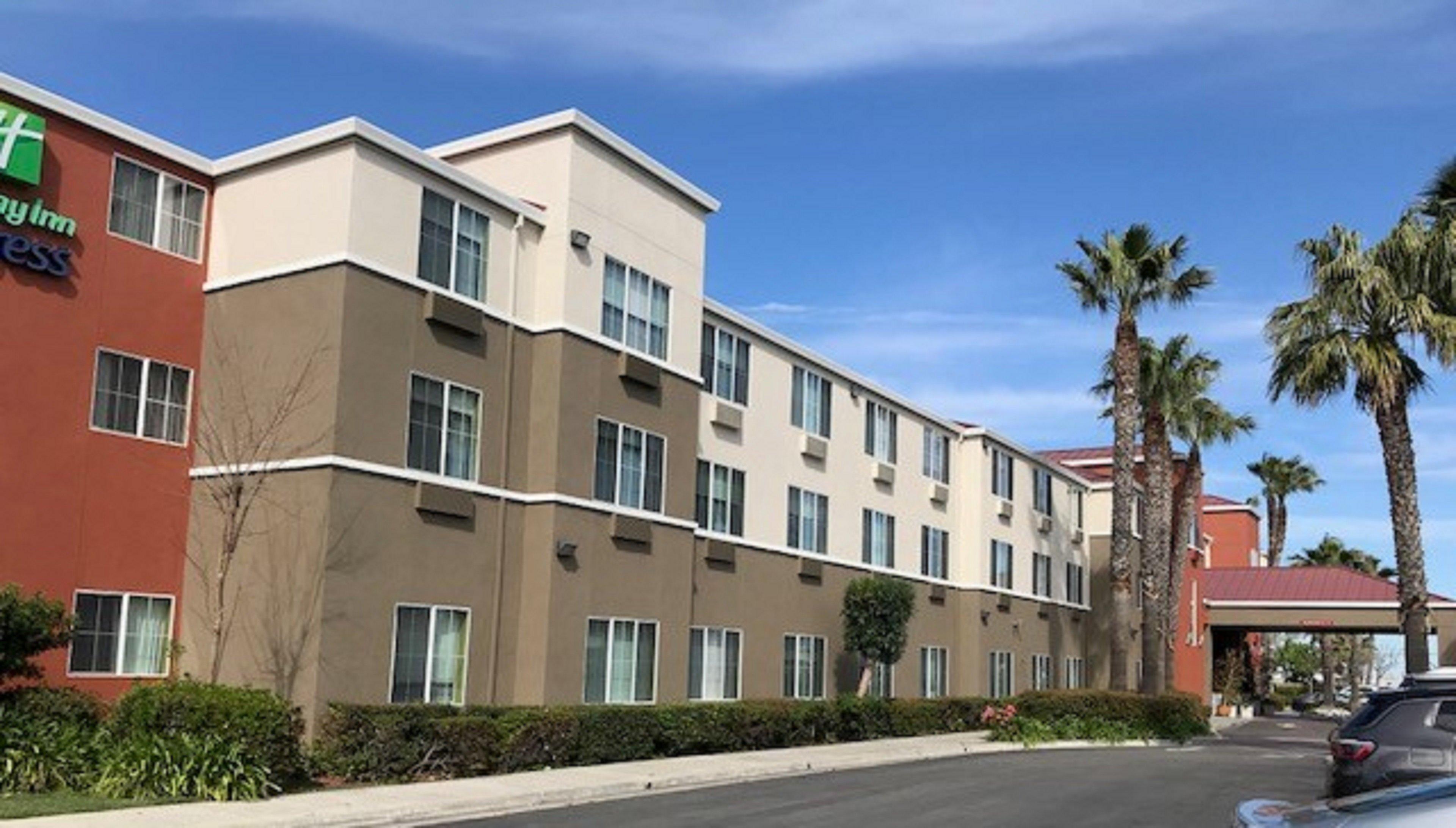 Holiday Inn Express & Suites Tracy By Ihg Exterior foto